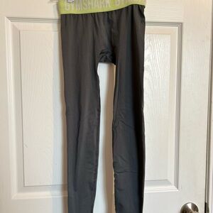 Gymshark Gray Leggings Sleek Form-Fitting Design